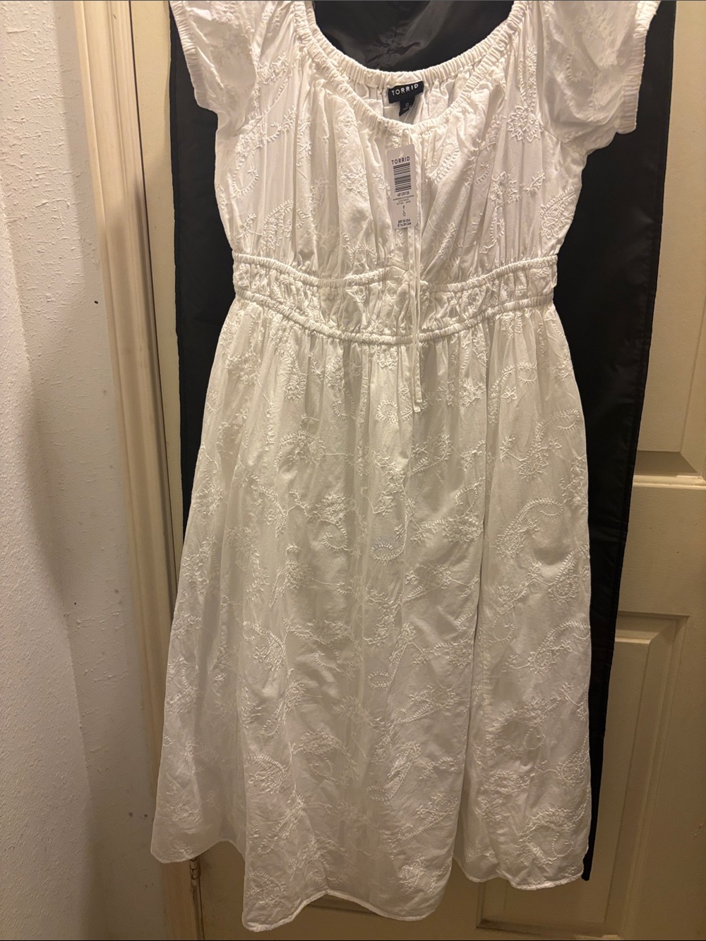 torrid White Embroidered Midi Dress